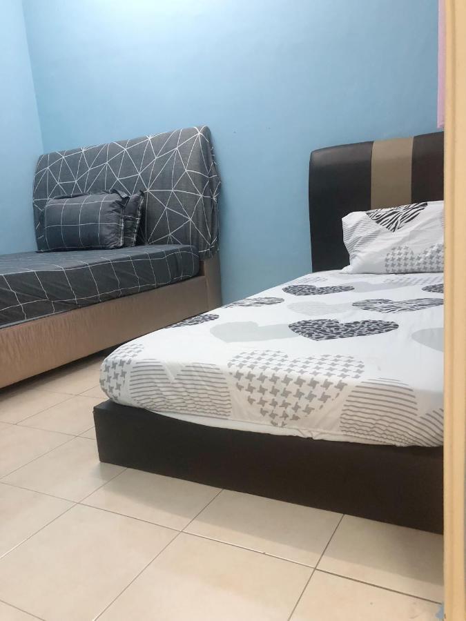 E&Y Homestay Kuala Rompin Exterior foto